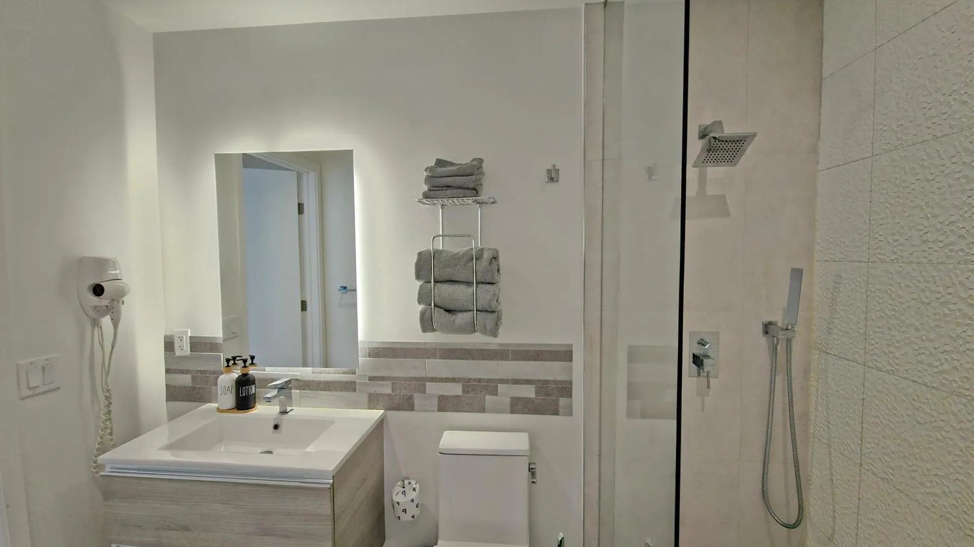 Smark Brickell With Free Parking By Cielo Daire