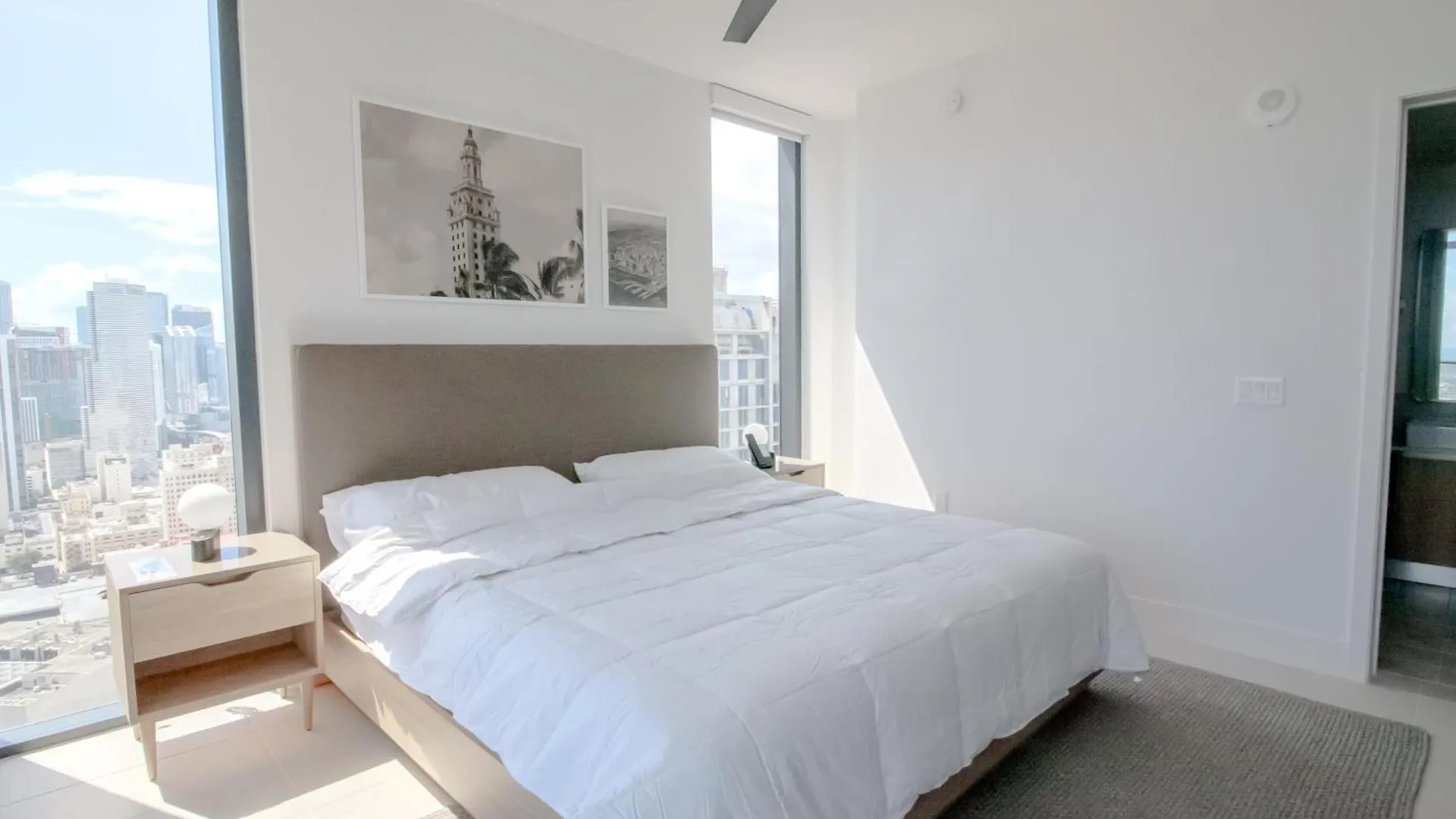 Luxurious Downtown Escape Apartment