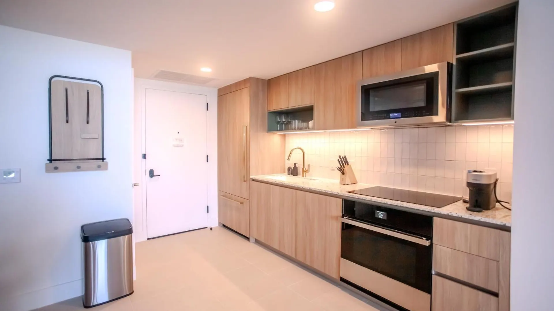 Luxurious Downtown Escape Apartment