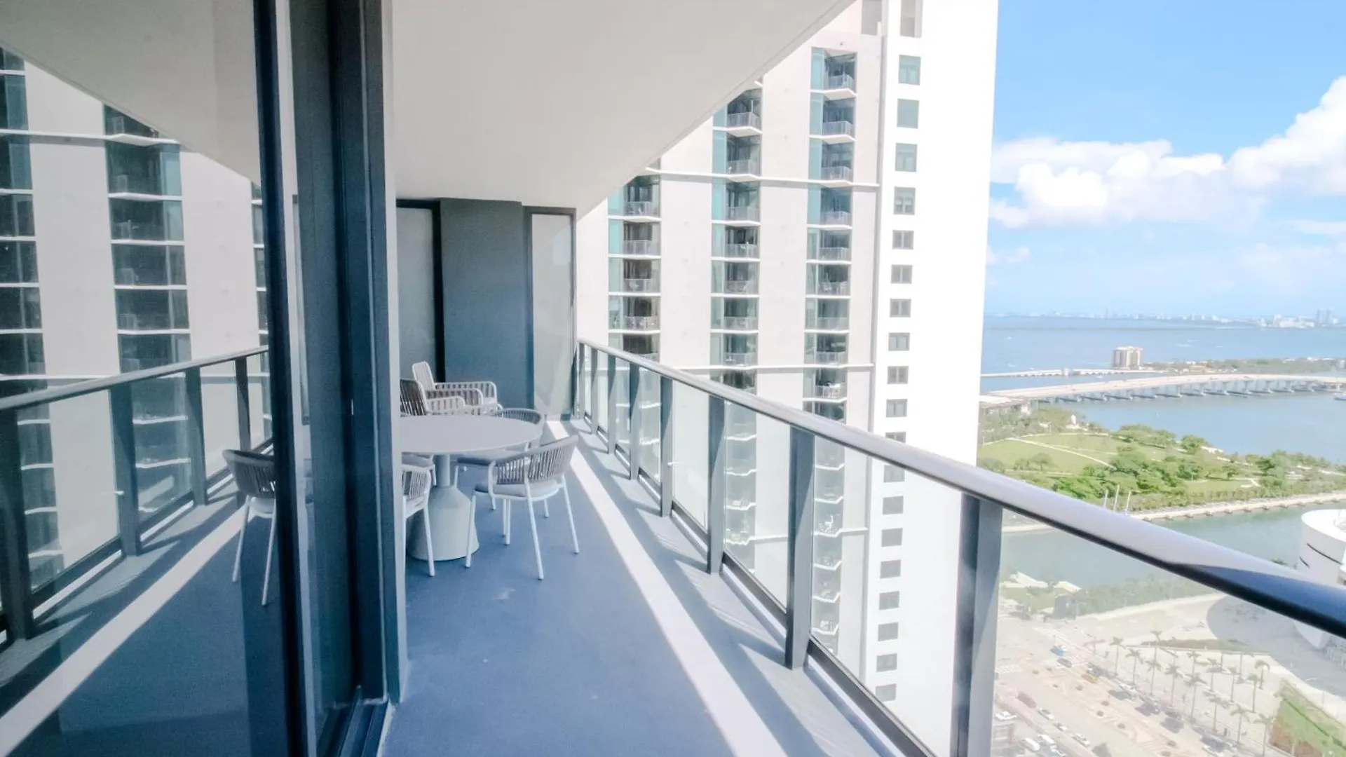 Luxurious Downtown Escape Apartment Miami