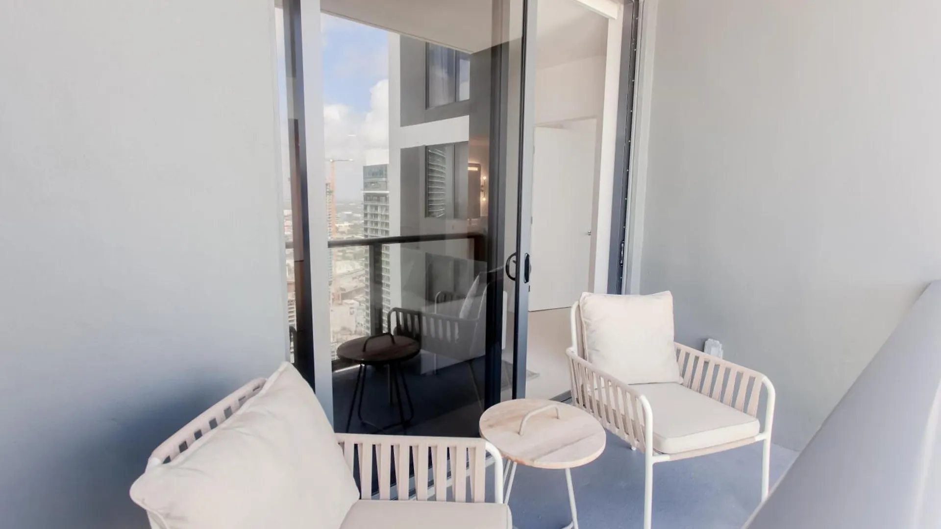 Apartment Luxurious Downtown Escape *