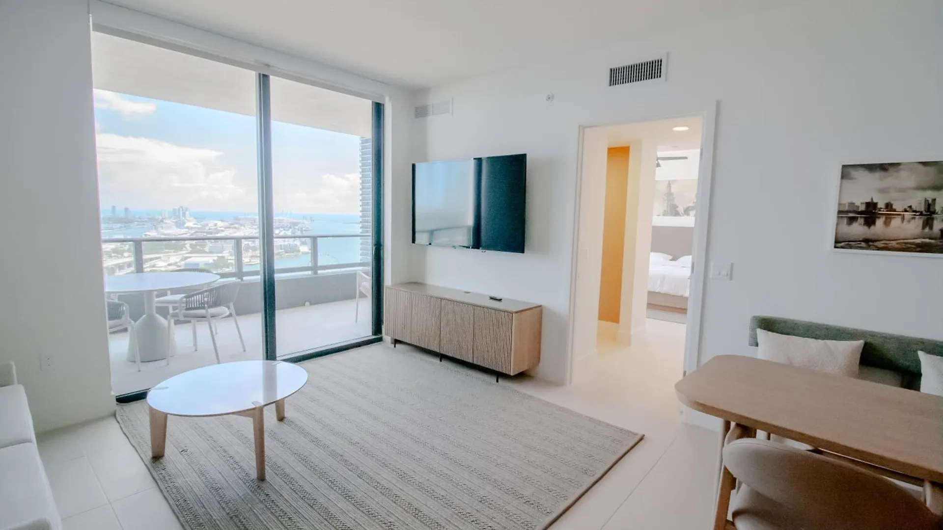 Luxurious Downtown Escape Apartment Miami