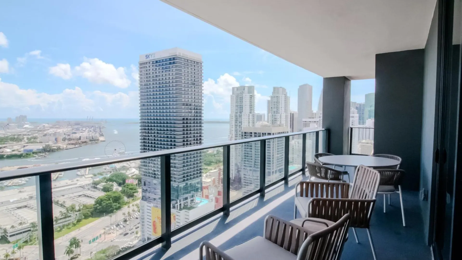 Luxurious Downtown Escape * Miami