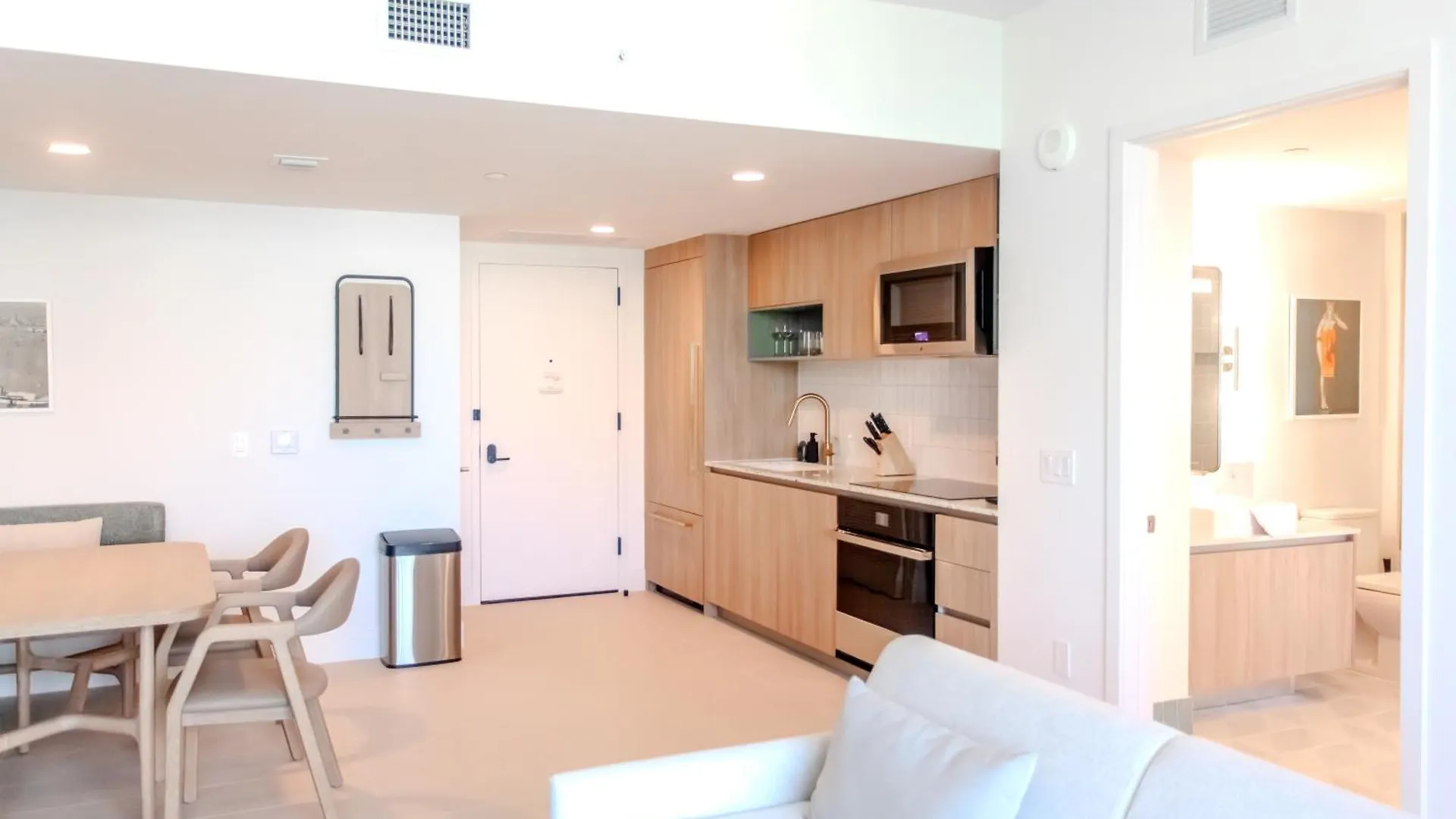 Luxurious Downtown Escape *