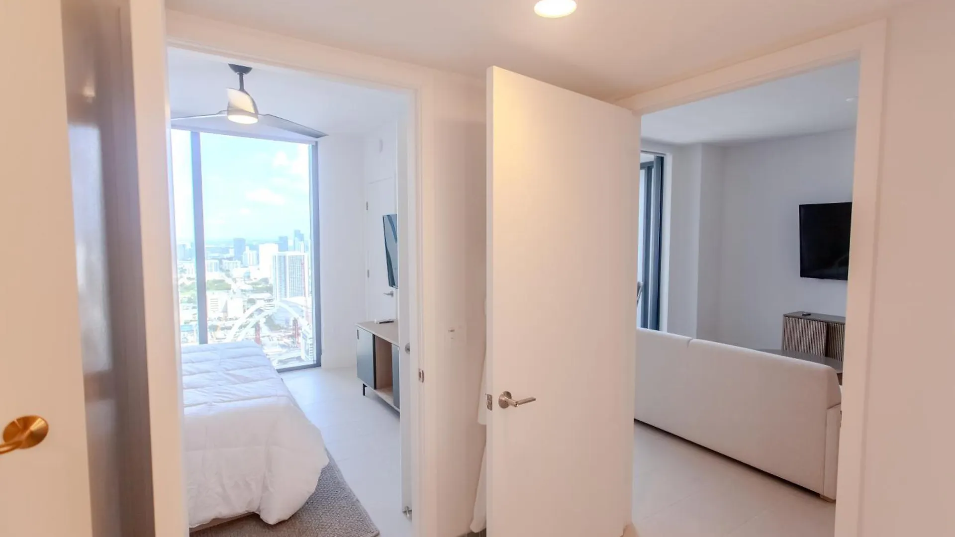 Apartment Luxurious Downtown Escape