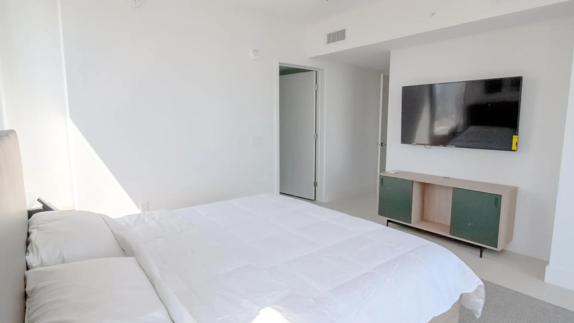 Luxurious Downtown Escape * Miami