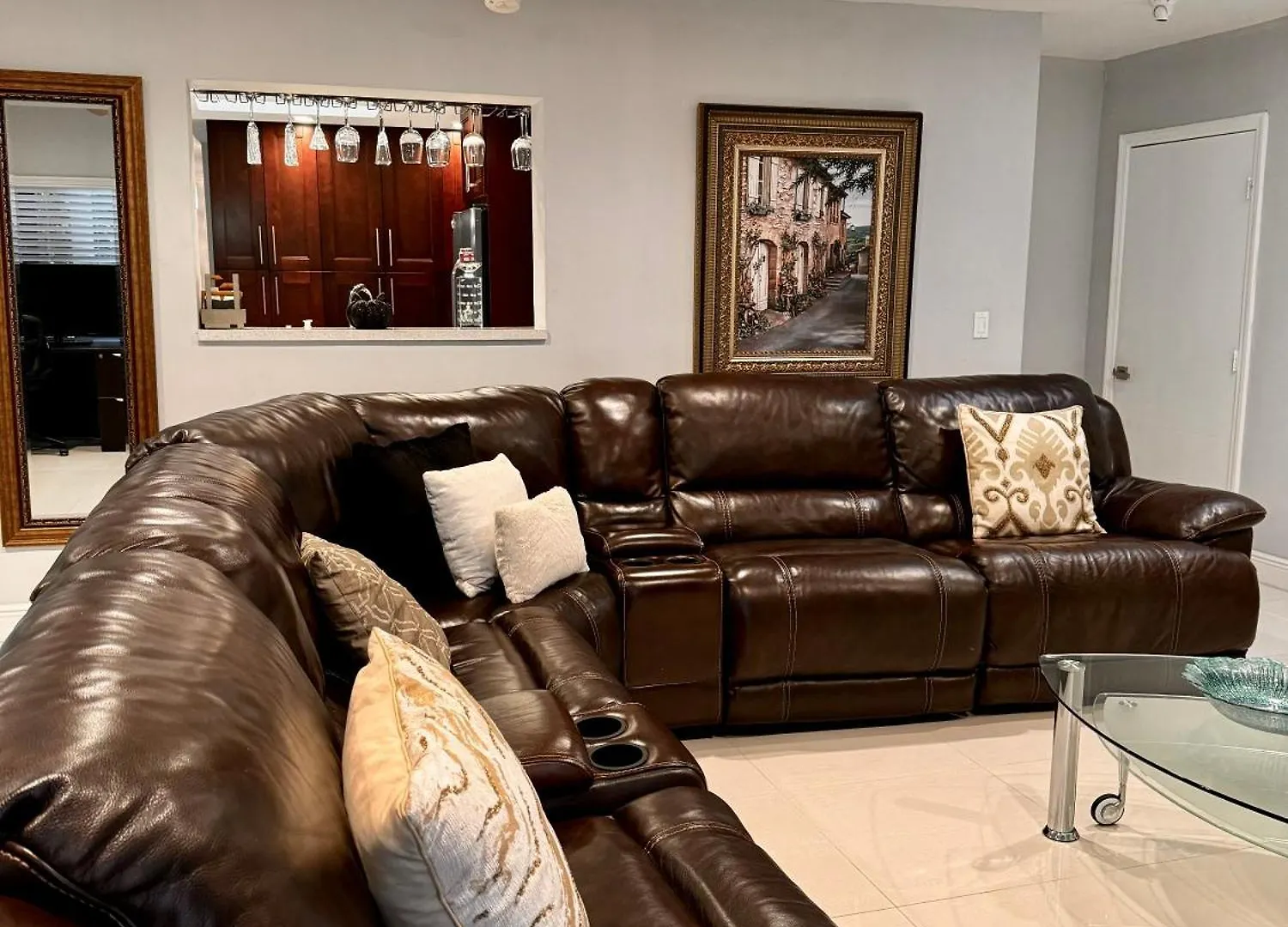 Modern Oversized 3 Bedroom In Location 別荘 *