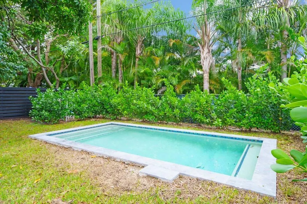 Ferienhaus With Pool & Peacocks In Miami