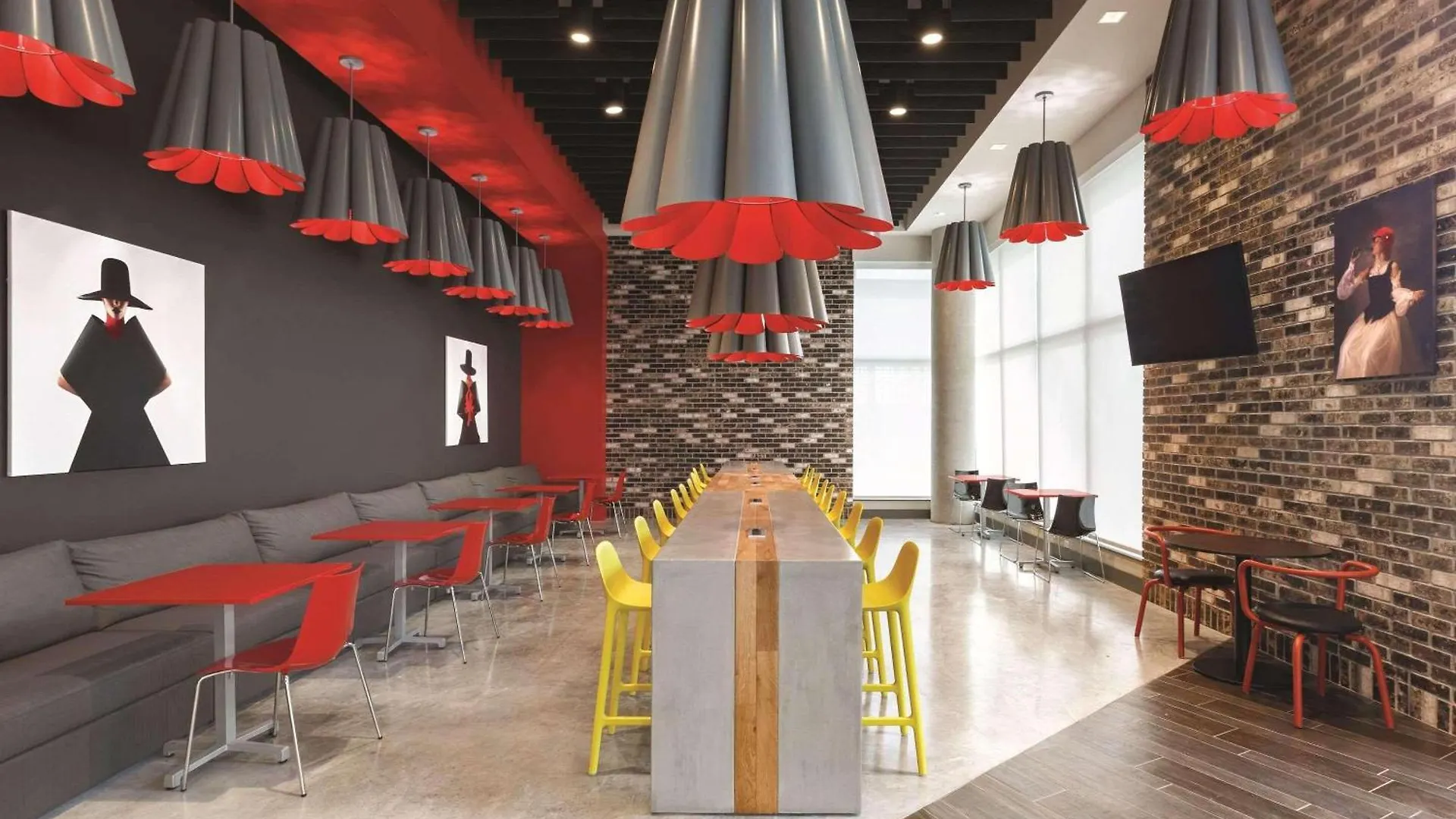 Radisson Red Airport