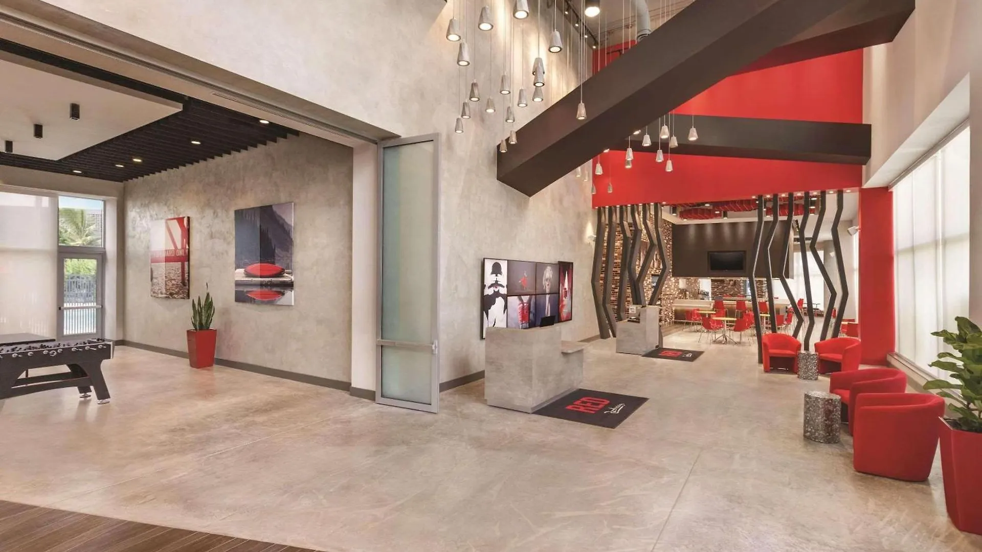 Radisson Red Airport Hotel