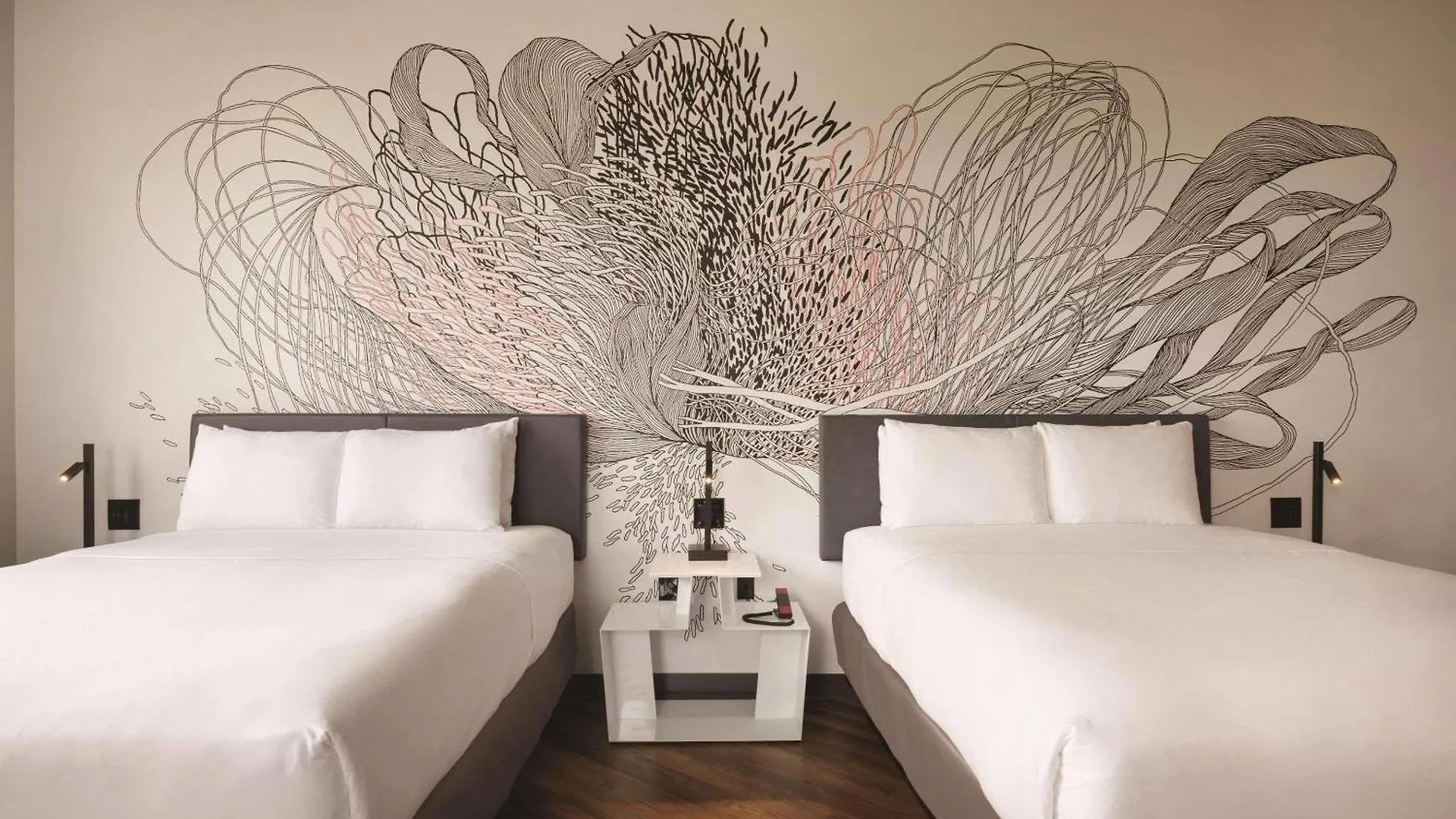 Radisson Red Airport Miami