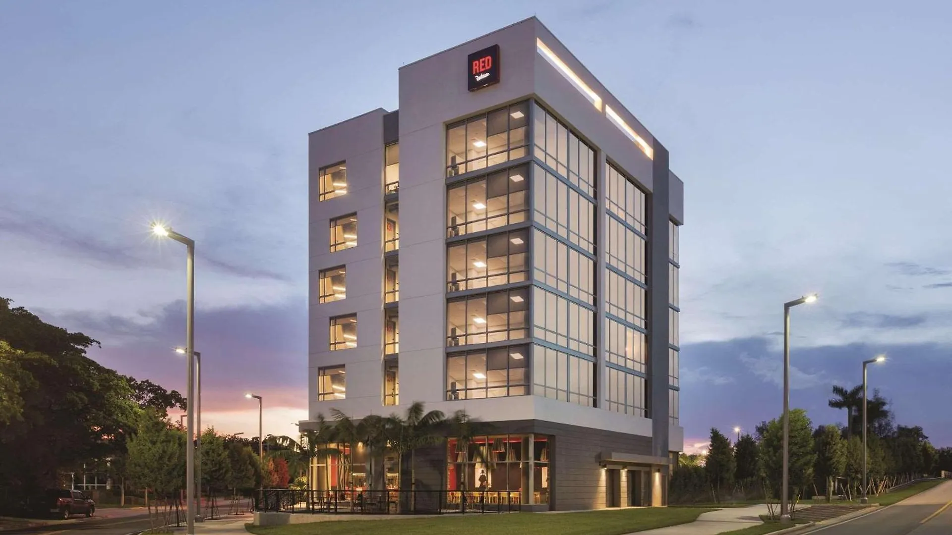 Radisson Red Airport 3* Miami