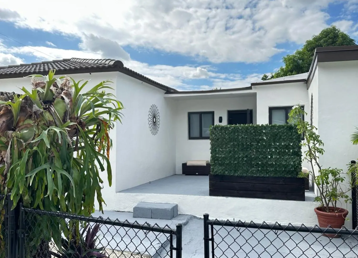 Artful Luxury In Iconic Spot