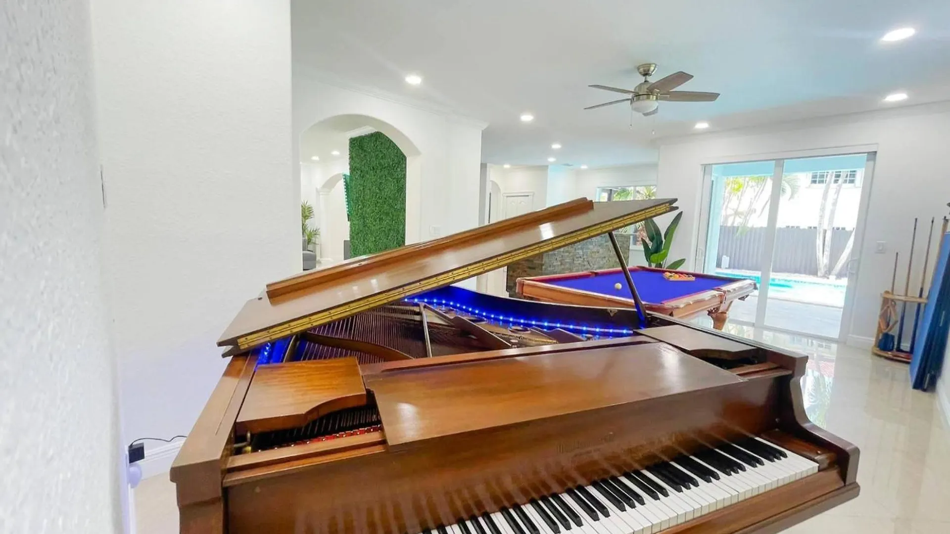 Luxe 5br I Pool Jacuzzi Fire Pit Piano Miami