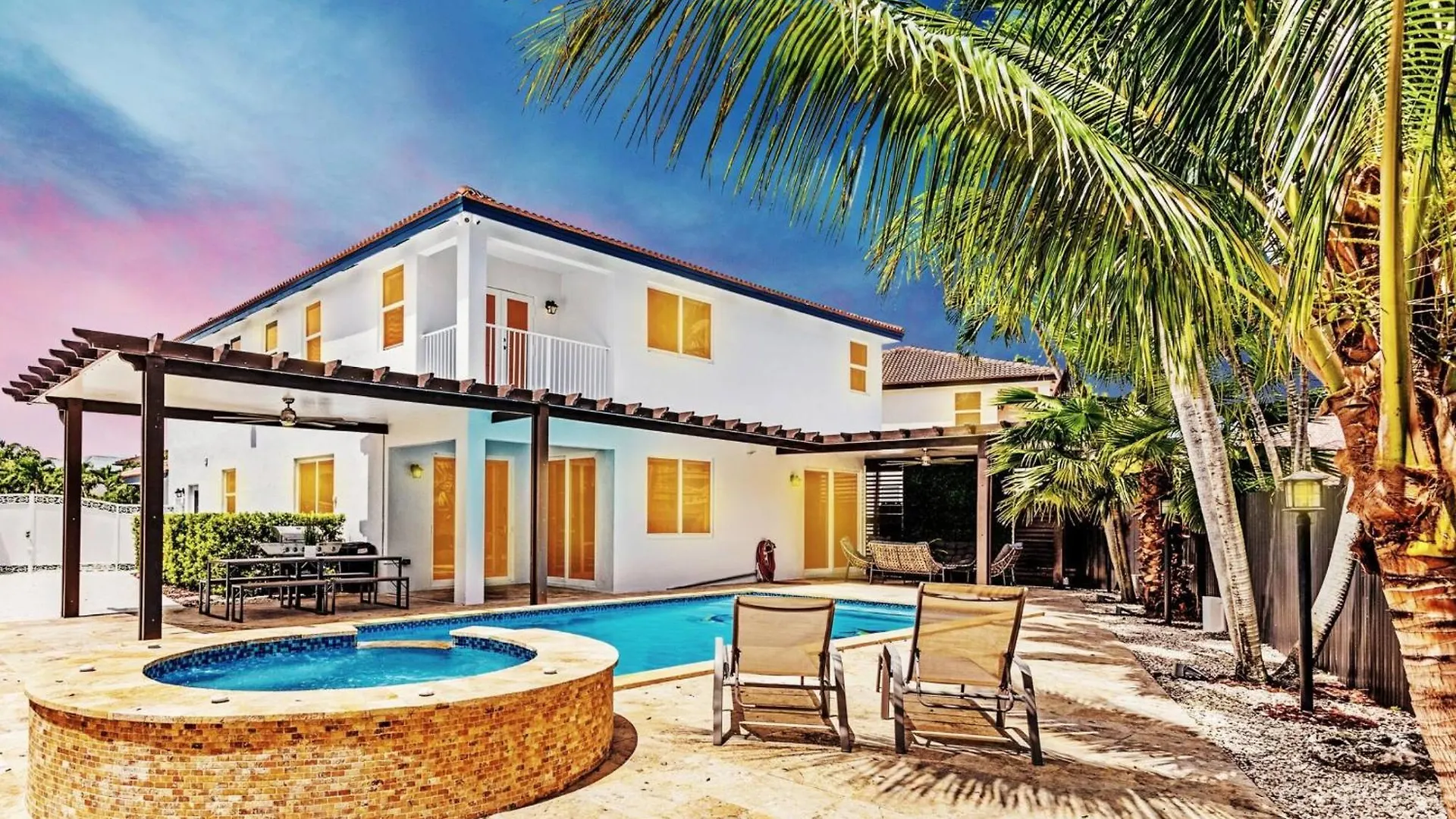 Luxe 5br I Pool Jacuzzi Fire Pit Piano Villa Miami