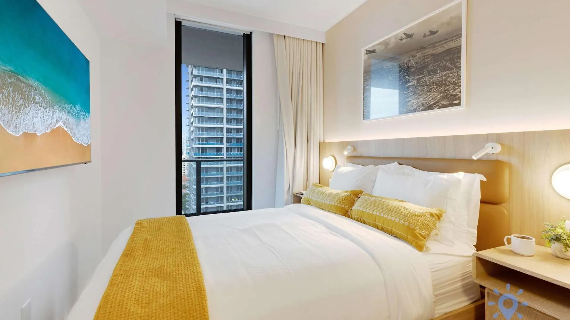 Stylish 2br With Pool & Balcony Miami