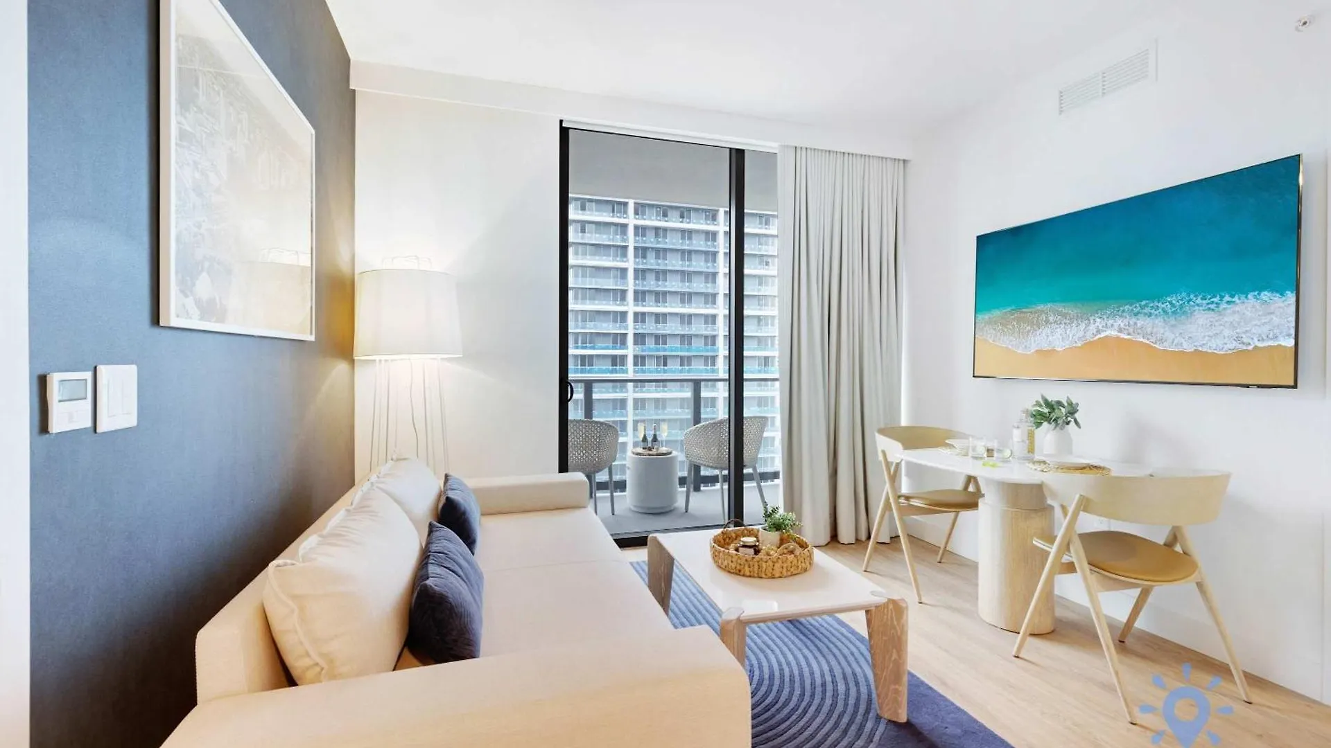 Stylish 2br With Pool & Balcony *