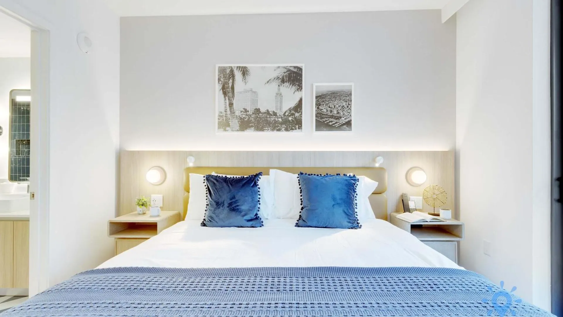 Stylish 2br With Pool & Balcony