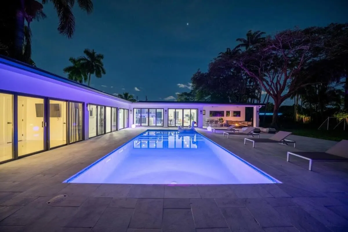 Luxury Azure With Heated Pool 20 Minutes To Tatil Evi Miami