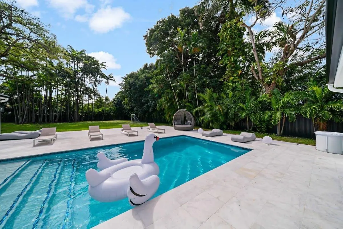 Luxury Azure With Heated Pool 20 Minutes To Tatil Evi Miami
