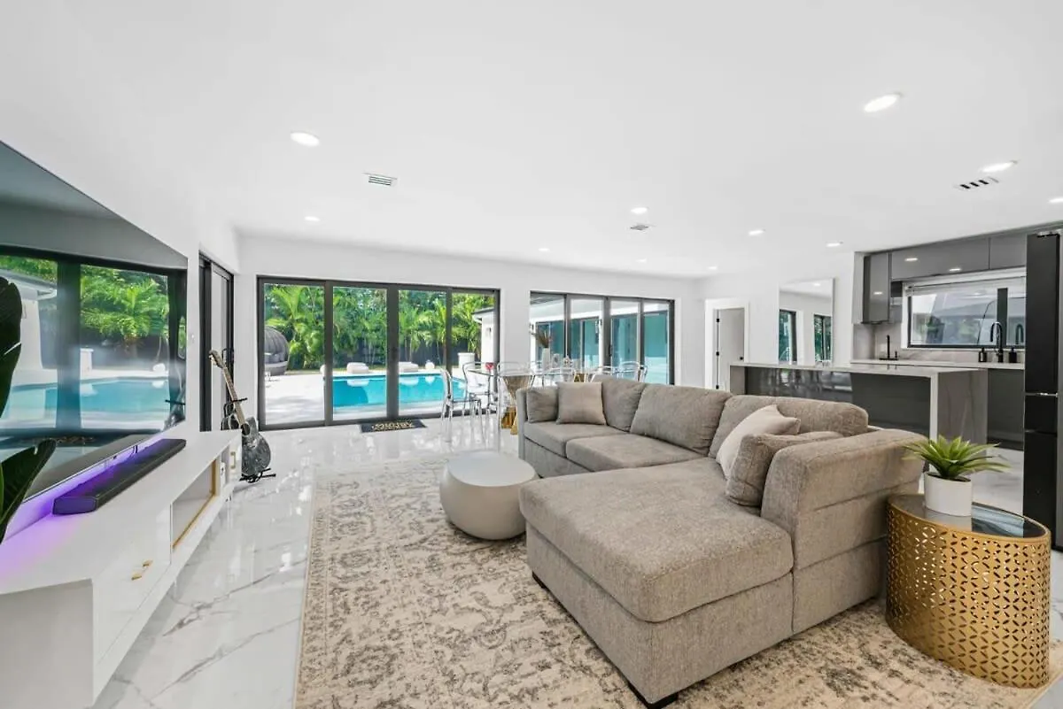 Luxury Azure With Heated Pool 20 Minutes To *
