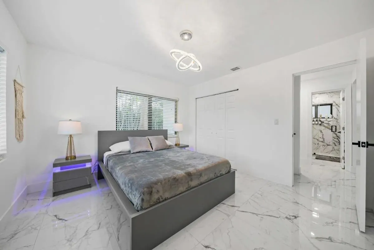 Luxury Azure With Heated Pool 20 Minutes To Tatil Evi Miami