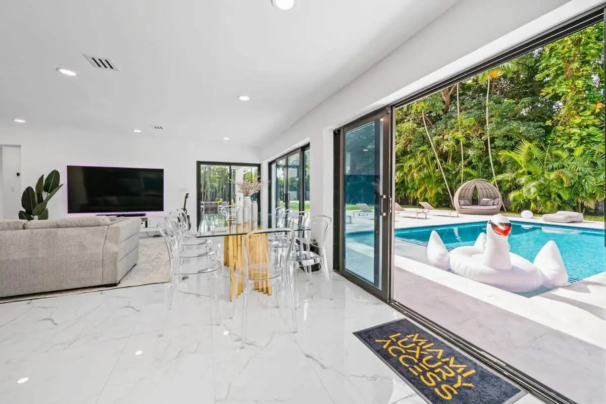 Luxury Azure With Heated Pool 20 Minutes To Tatil Evi Miami