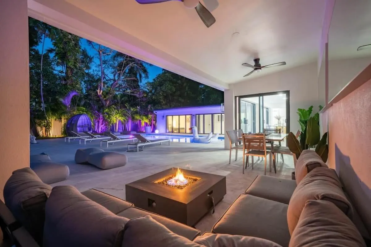 Tatil Evi Luxury Azure With Heated Pool 20 Minutes To