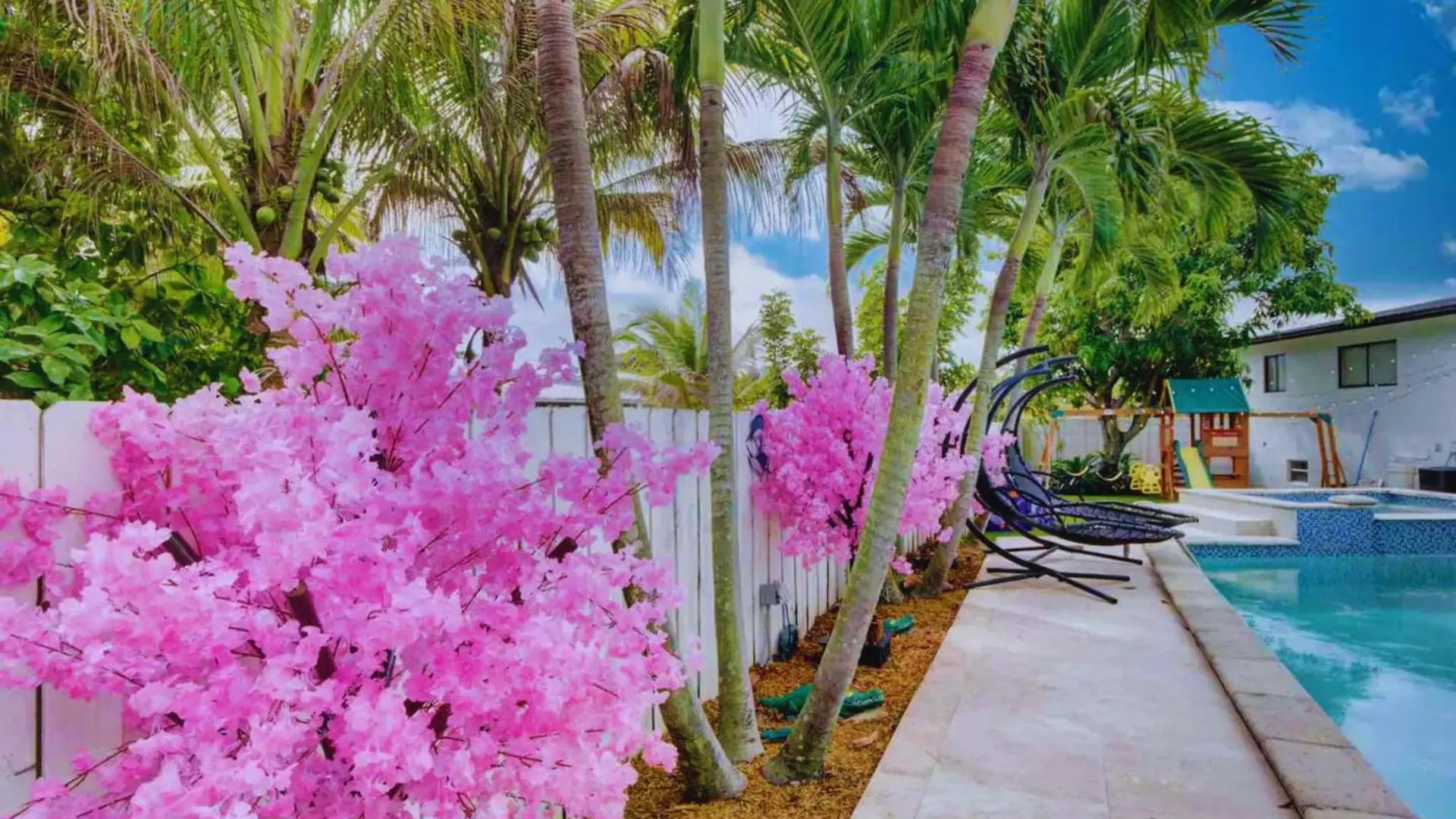 Villa The Palms With Cinema, Game Table, Pool, Jacuzzi , Giant Chess, 8 Beds Miami