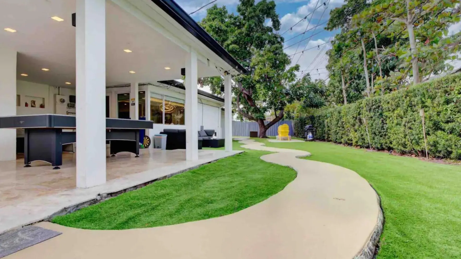 The Palms With Cinema, Game Table, Pool, Jacuzzi , Giant Chess, 8 Beds Miami