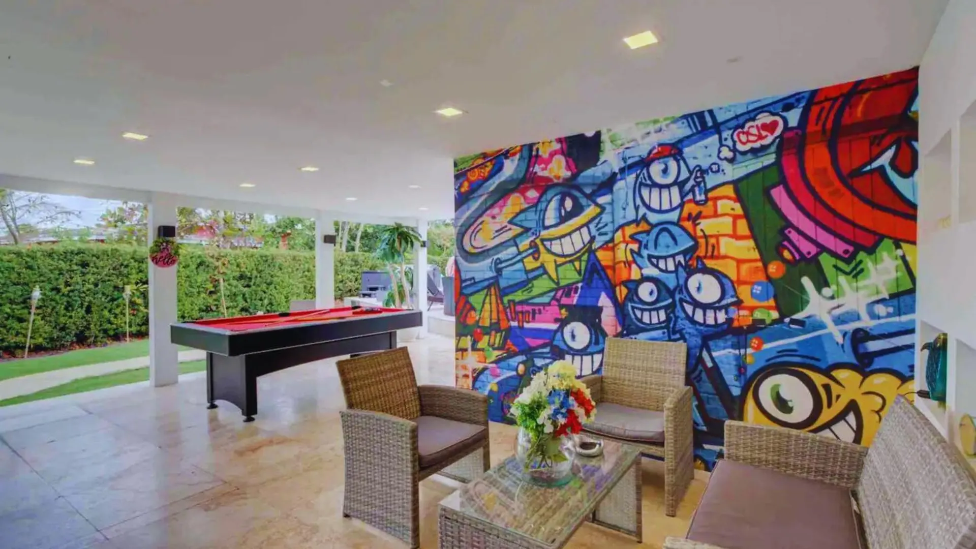 Villa The Palms With Cinema, Game Table, Pool, Jacuzzi , Giant Chess, 8 Beds