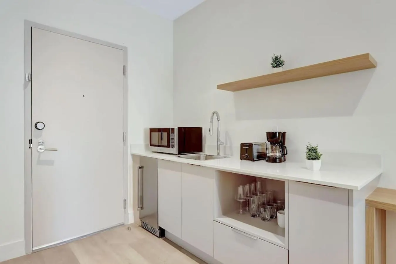 Your Intimate Brickell With Private Balcony