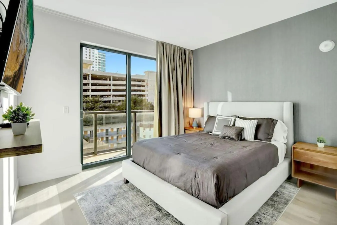 Your Intimate Brickell With Private Balcony Holiday home