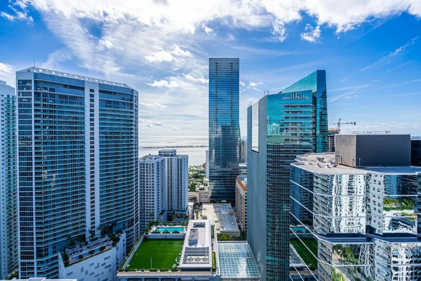 Luxe Brickell Gem With Huge Balcony N Ocean Views Hébergement de vacances Miami