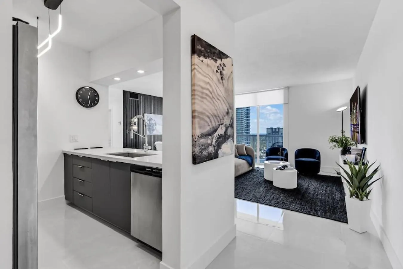 Luxe Brickell Gem With Huge Balcony N Ocean Views Hébergement de vacances