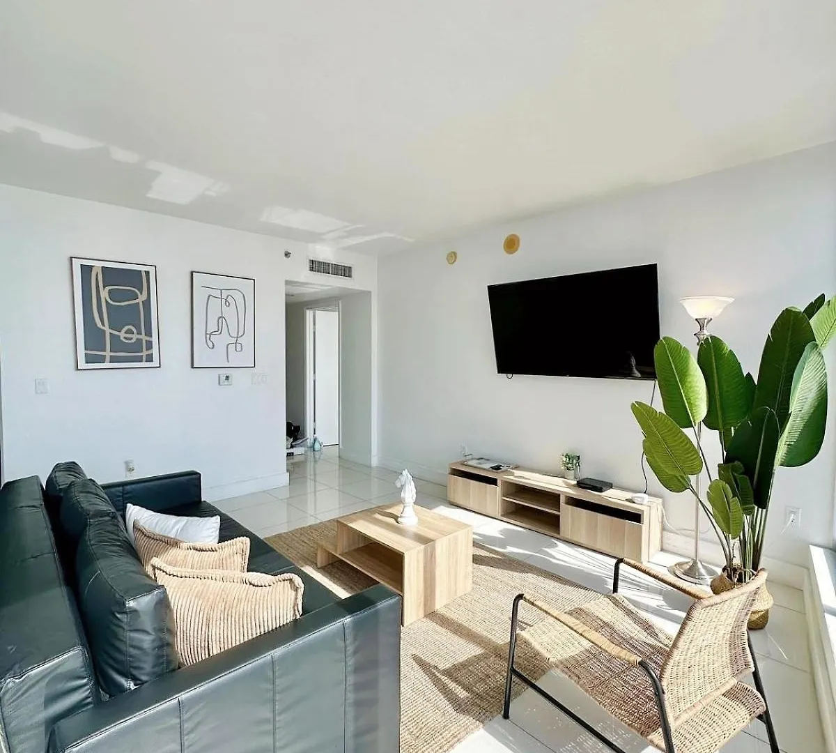 Luxury With Panoramic Views At Icon Brickell *
