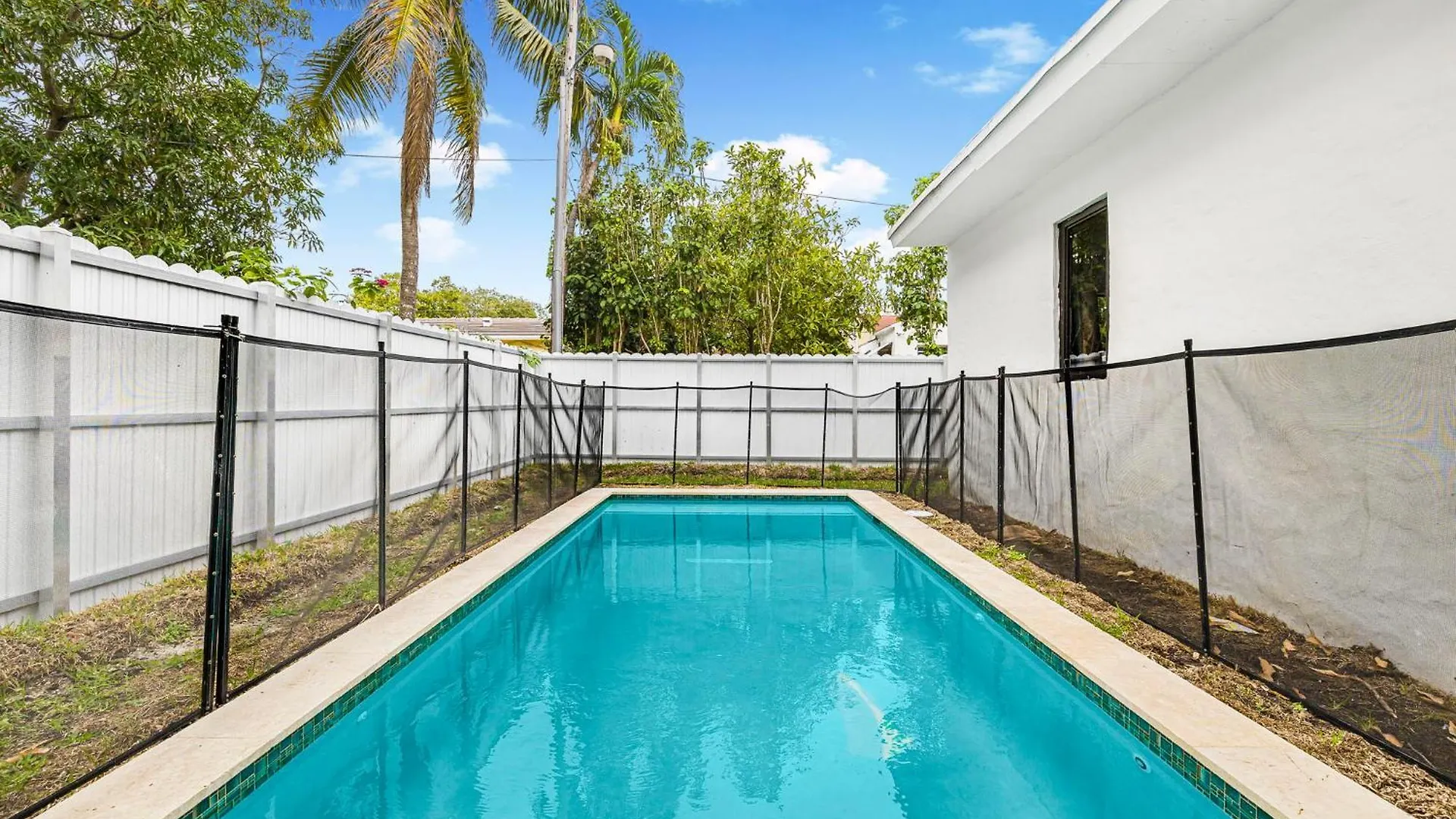 Spacious House W Amazing Pool! Miami