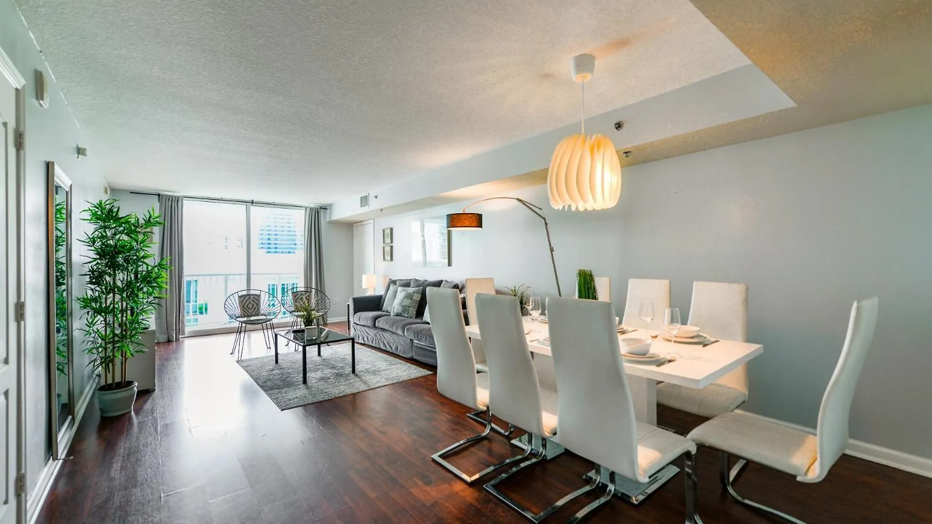 Free Parking! With A Perfect Location In Brickell Miami