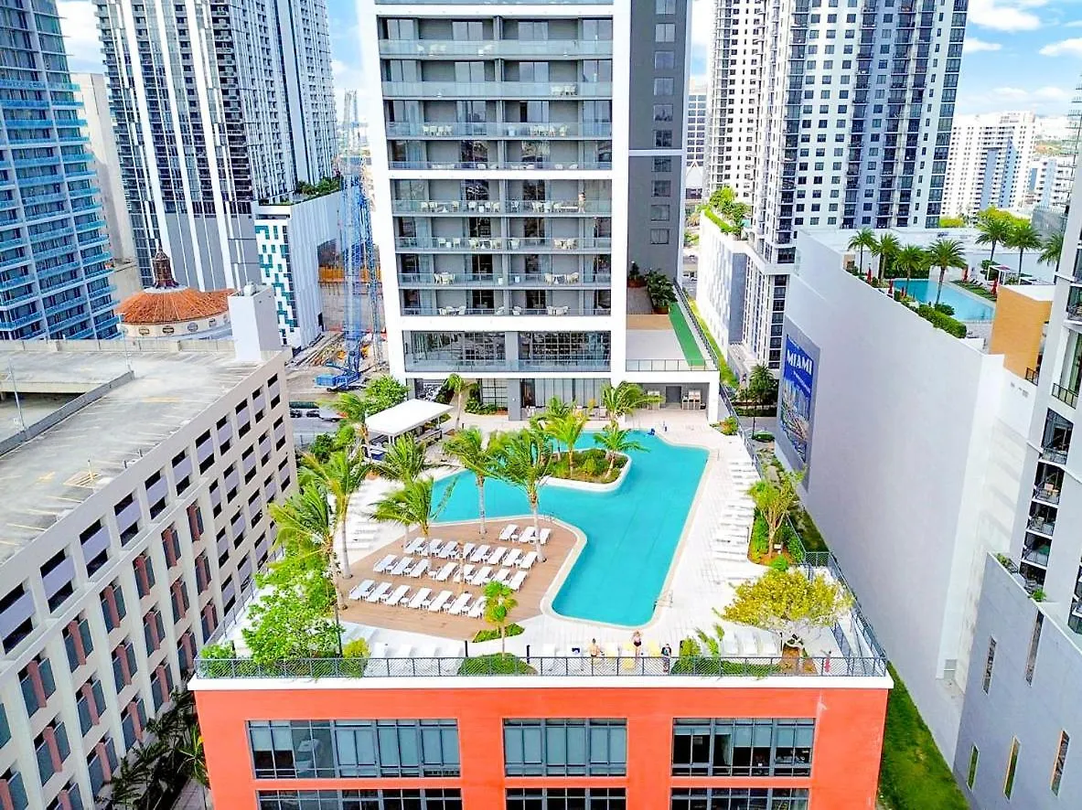 Stylish In The Heart Of Vibrant Downtown- Daily Fee And Parking Not Included Miami