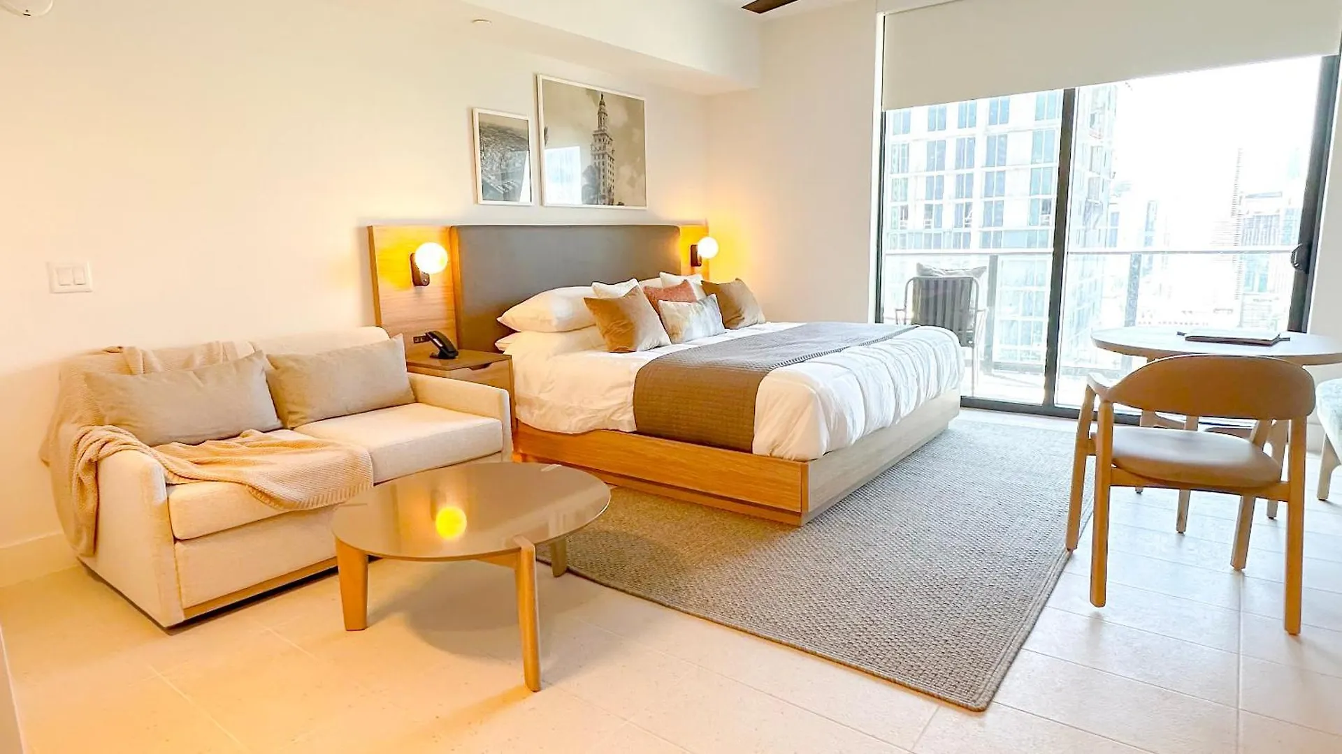 Stylish In The Heart Of Vibrant Downtown- Daily Fee And Parking Not Included Appartamento *