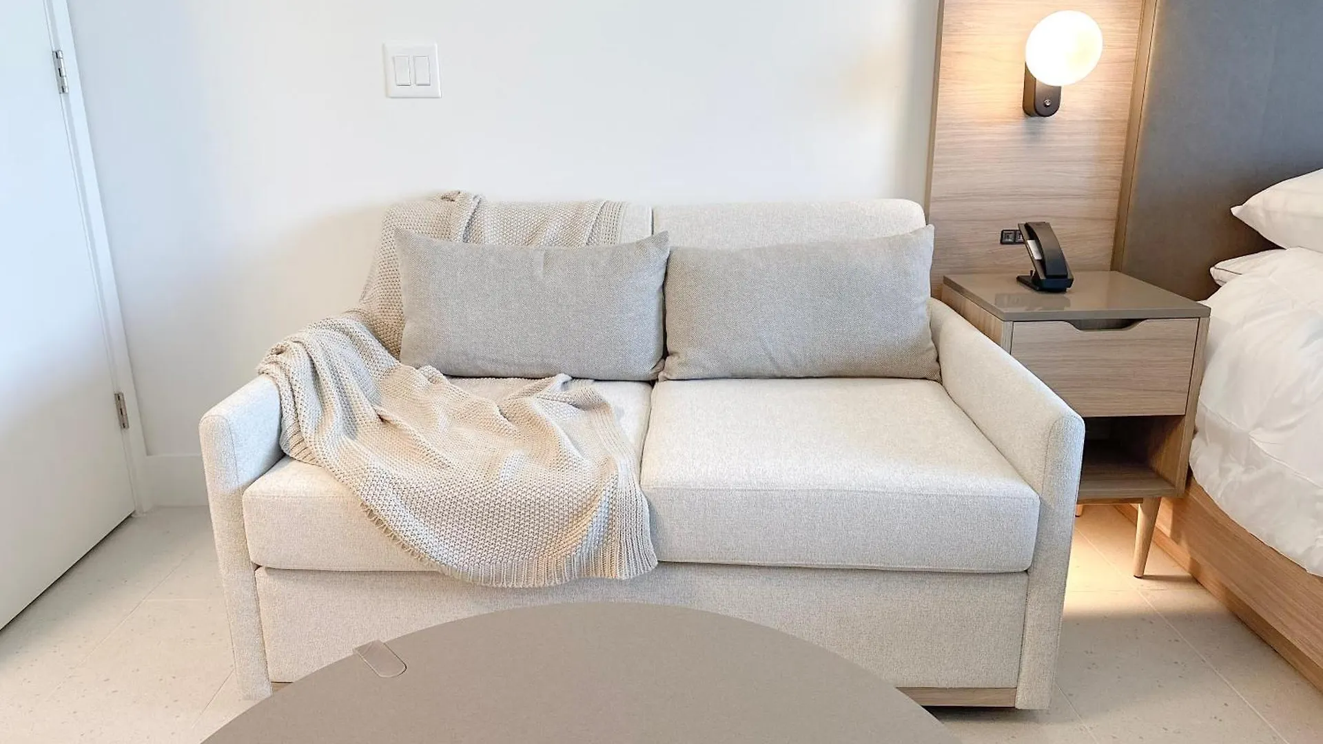 Stylish In The Heart Of Vibrant Downtown- Daily Fee And Parking Not Included * Miami