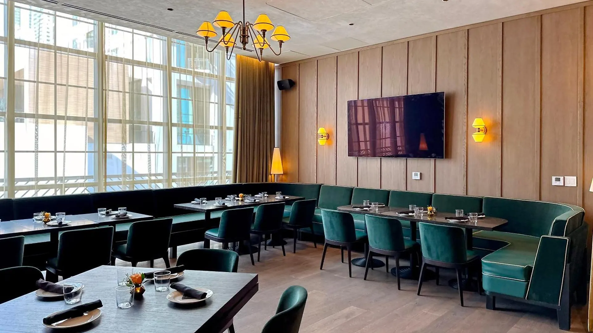 Stylish In The Heart Of Vibrant Downtown- Daily Fee And Parking Not Included Appartamento