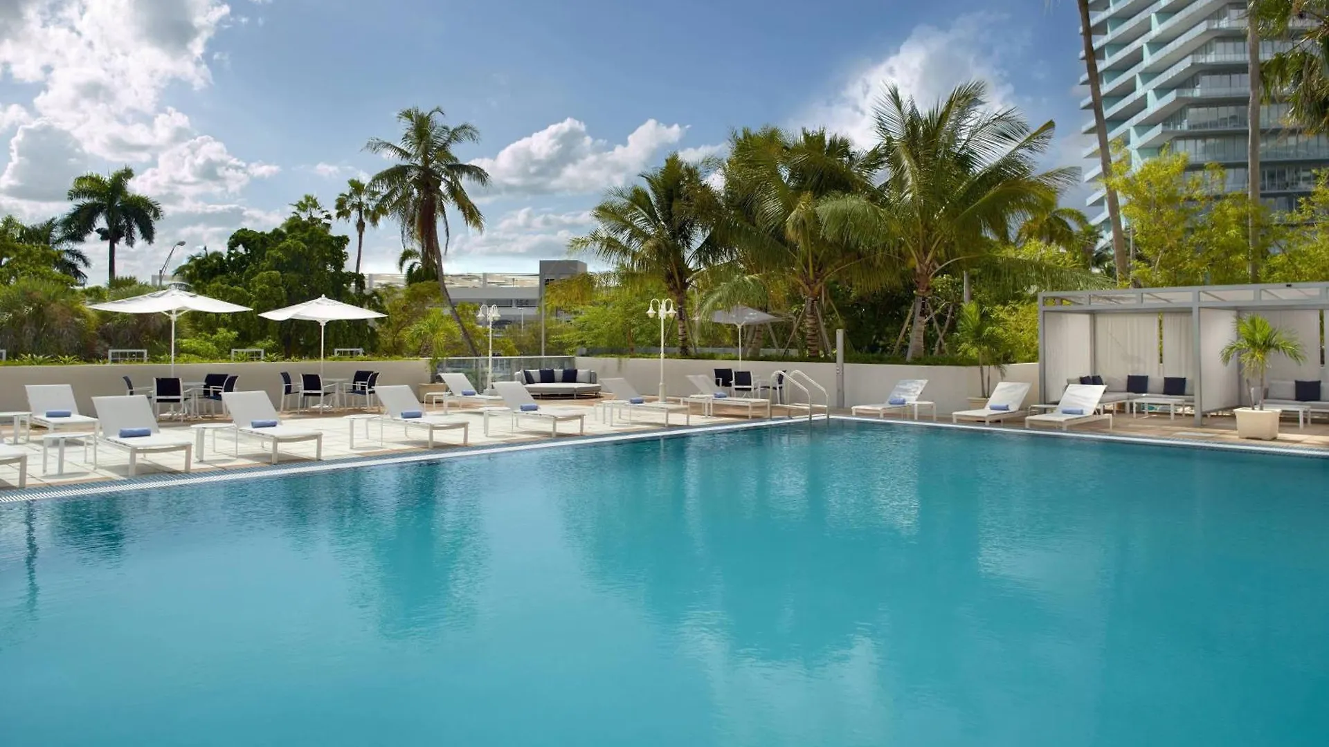 Hotel Courtyard Coconut Grove 3*