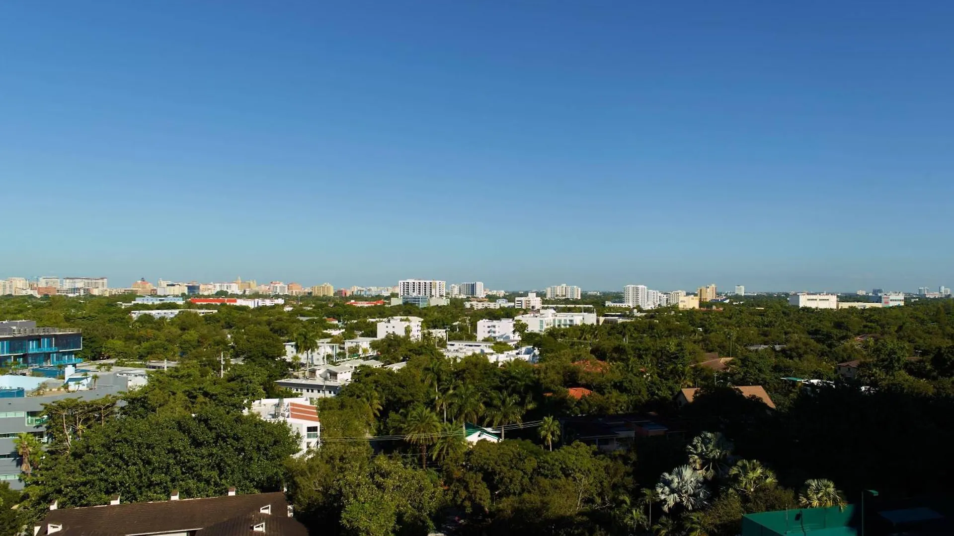 Courtyard Coconut Grove Hotel 3*