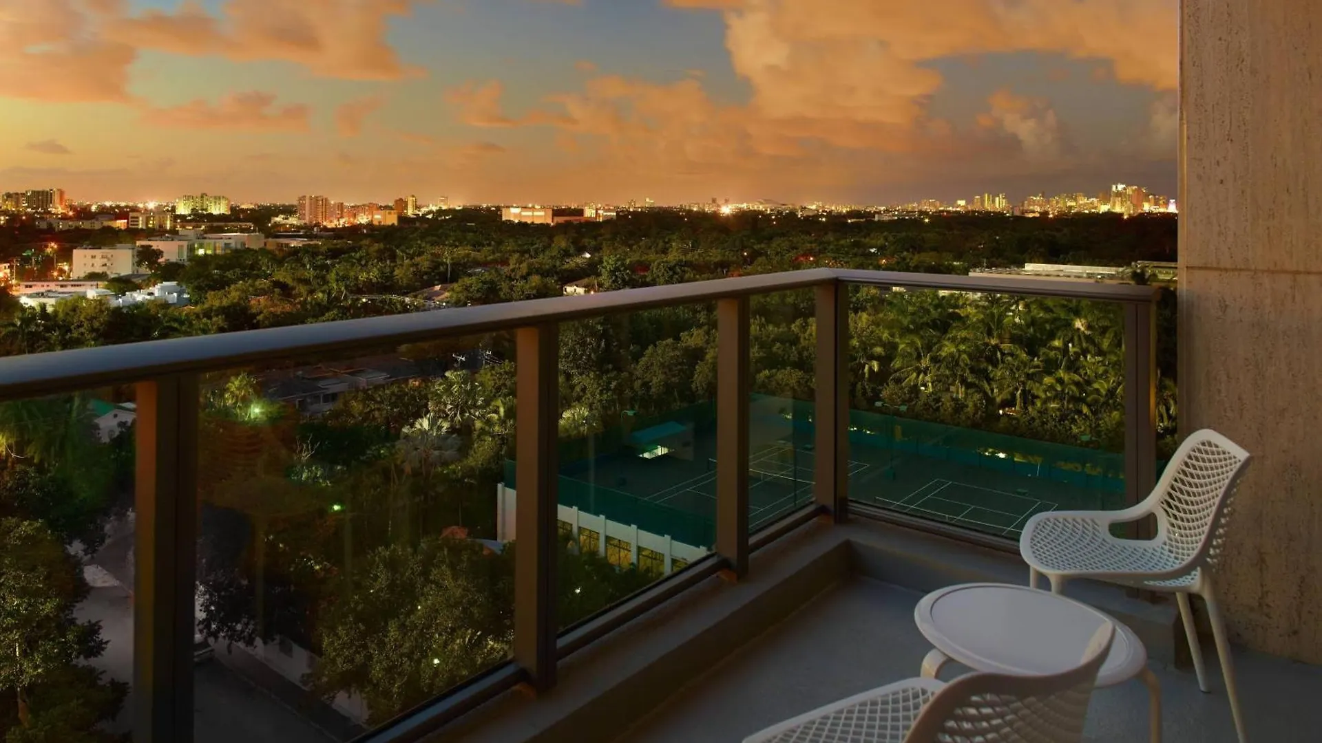 Courtyard Coconut Grove 3* Miami