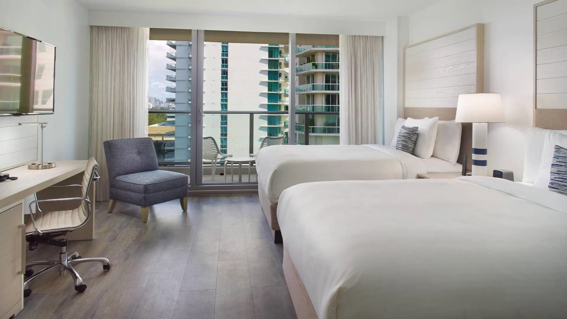 Courtyard Coconut Grove Hotel Miami