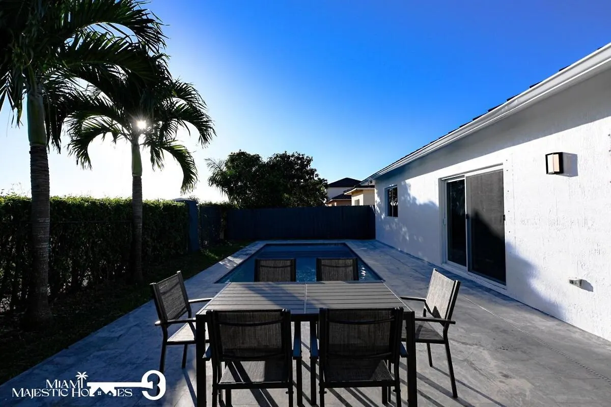 Golden Horizon Villa, Pool, Perfect Game Room, Bbq Miami