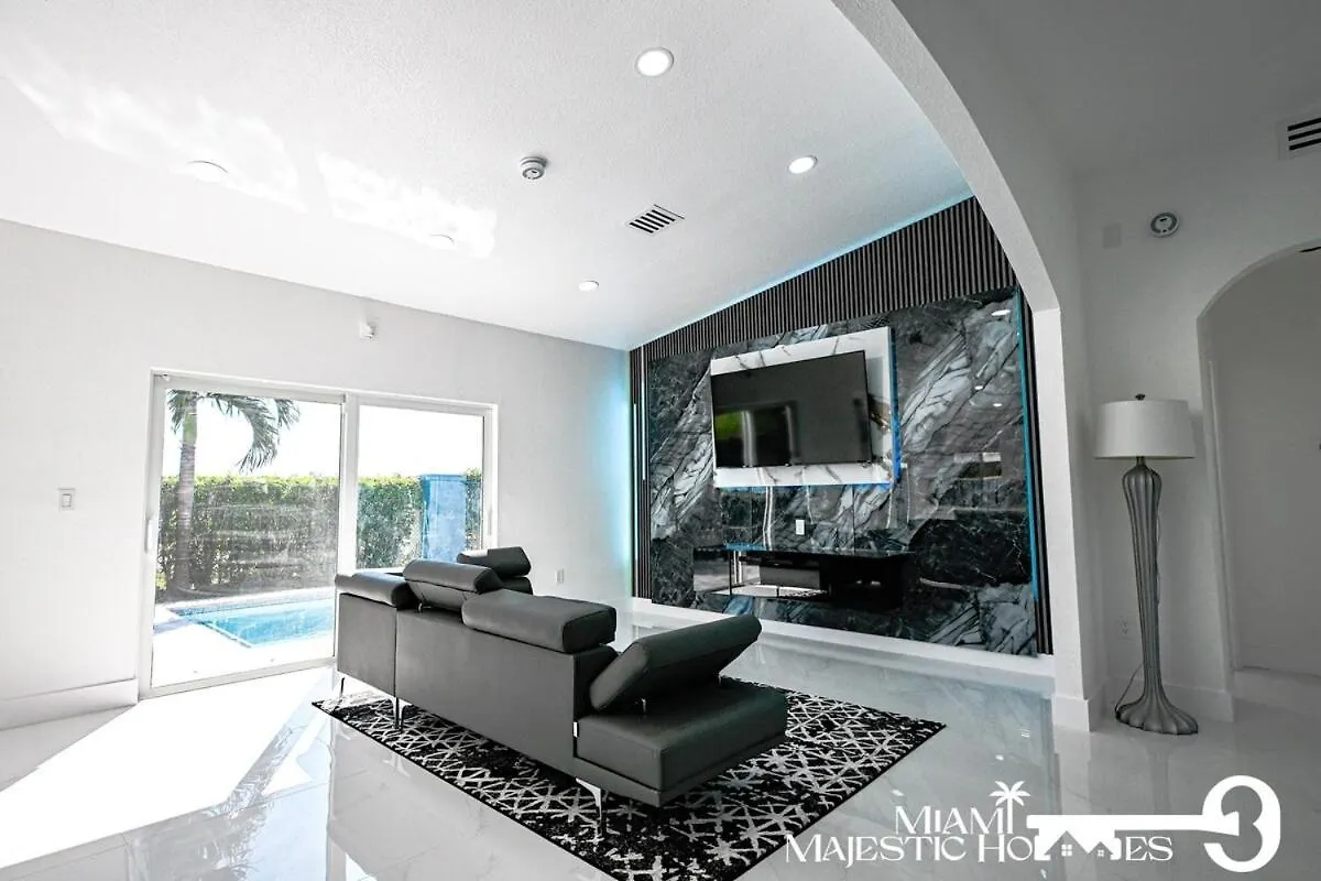 Golden Horizon Villa, Pool, Perfect Game Room, Bbq
