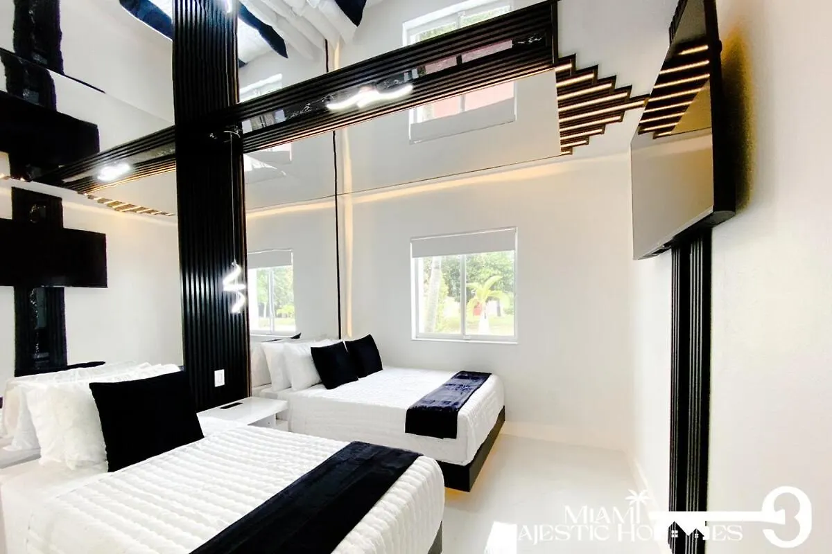 Golden Horizon Villa, Pool, Perfect Game Room, Bbq Vakantiehuis *
