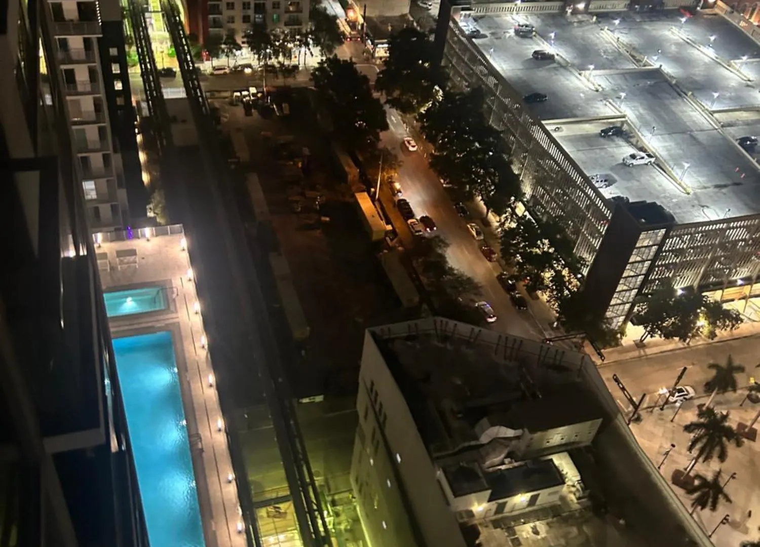 Luxury High Rise Apartmán